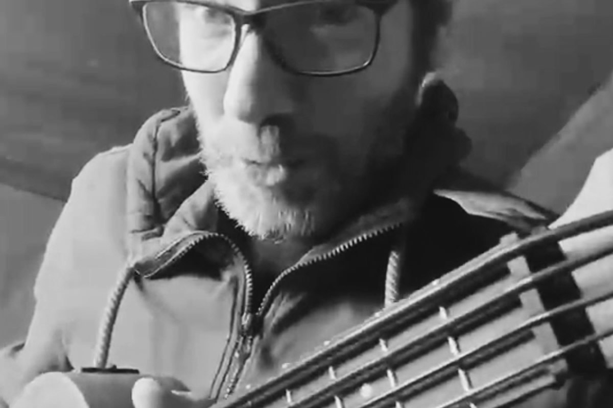 Tobi Fleischer - Bassukulele